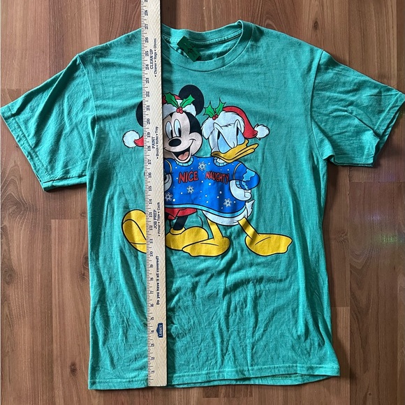 NWT Disney Mickey & Donald Duck Christmas ๐ T-Shirt size medium - Picture 3 of 6